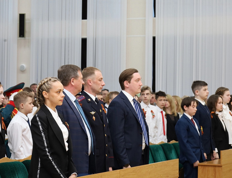 ТОРЖЕСТВЕННОЕ ВРУЧЕНИЕ ПАСПОРТА