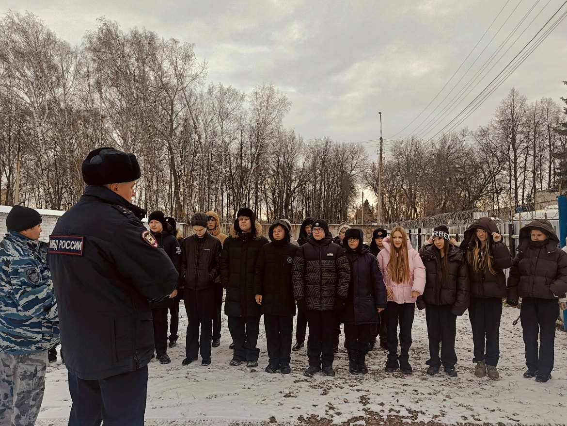 ЭКСКУРСИЯ: ЗАЩИТНИКИ ПОРЯДКА