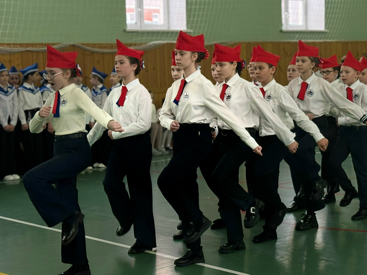 СМОТР СТРОЯ, ПЕСНИ И РЕЧЕВКИ 