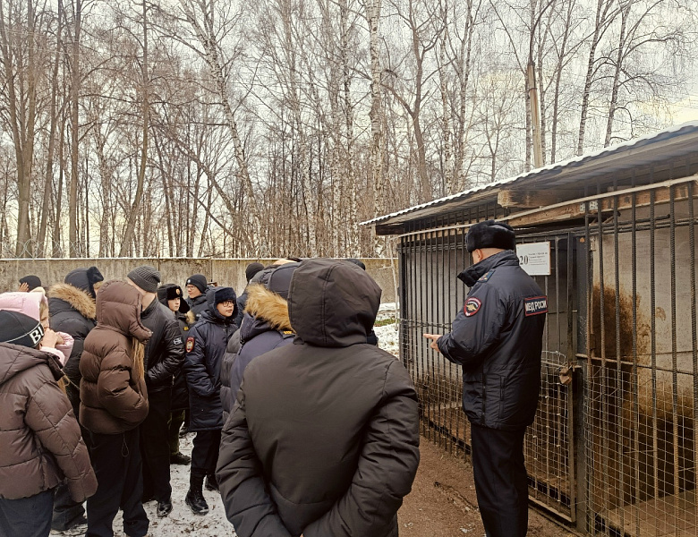 ЭКСКУРСИЯ: ЗАЩИТНИКИ ПОРЯДКА